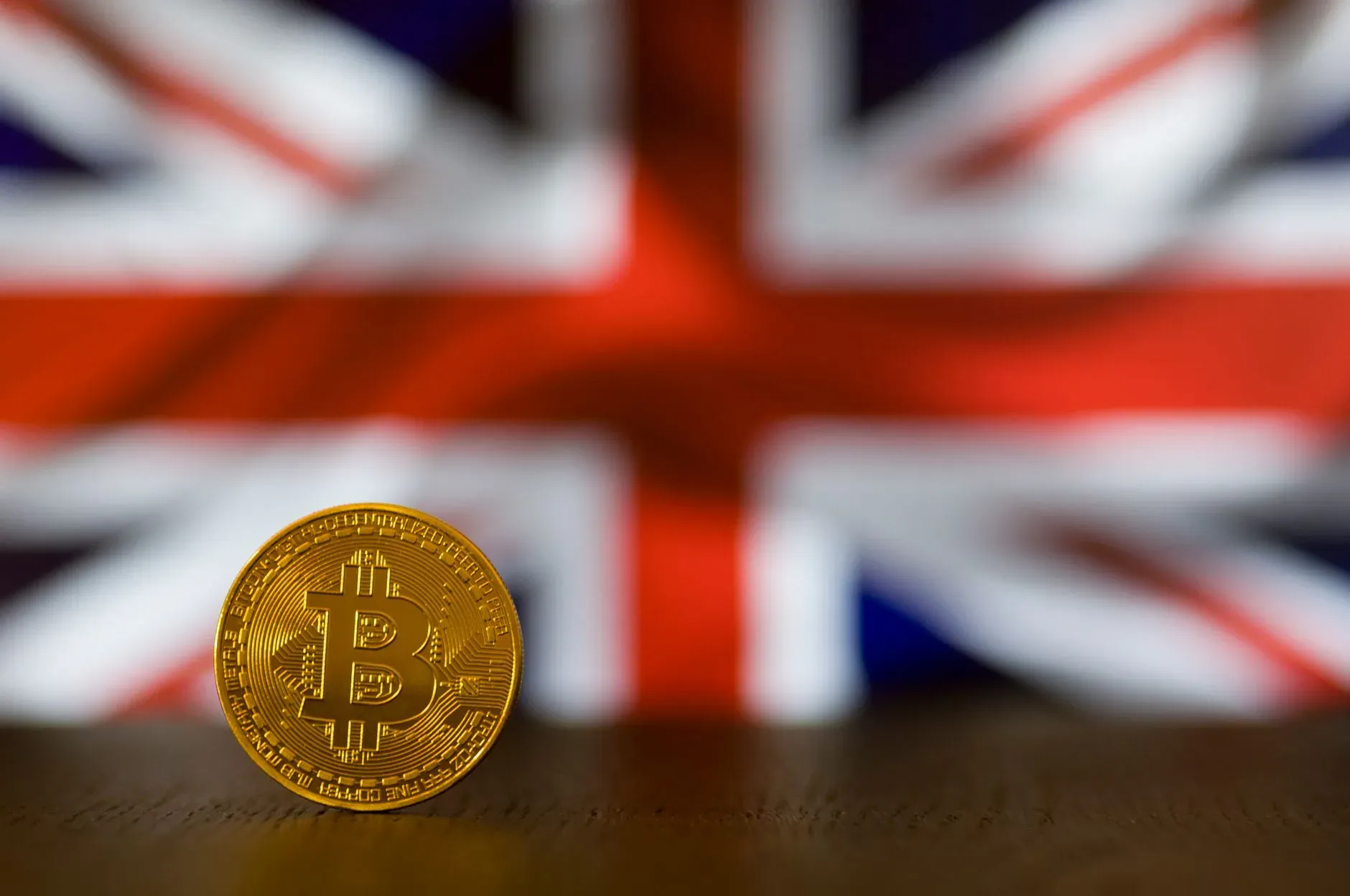 Imajen kona-ba parceria teknolojia entre Britain no Japan