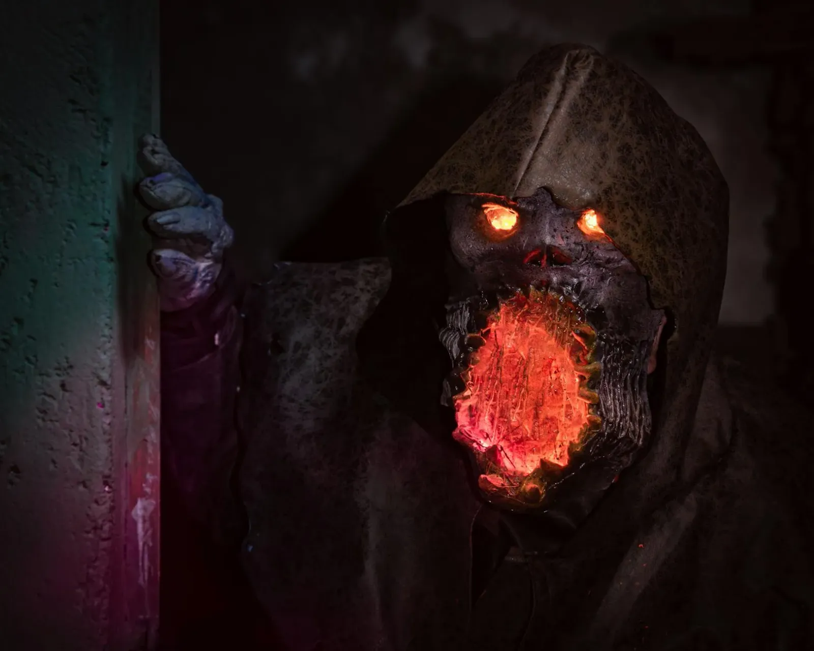 Imajen fantasia Lord of the Rings iha mundu jogu ne'ebé halo tiha ona ho kolor esku no misteriu