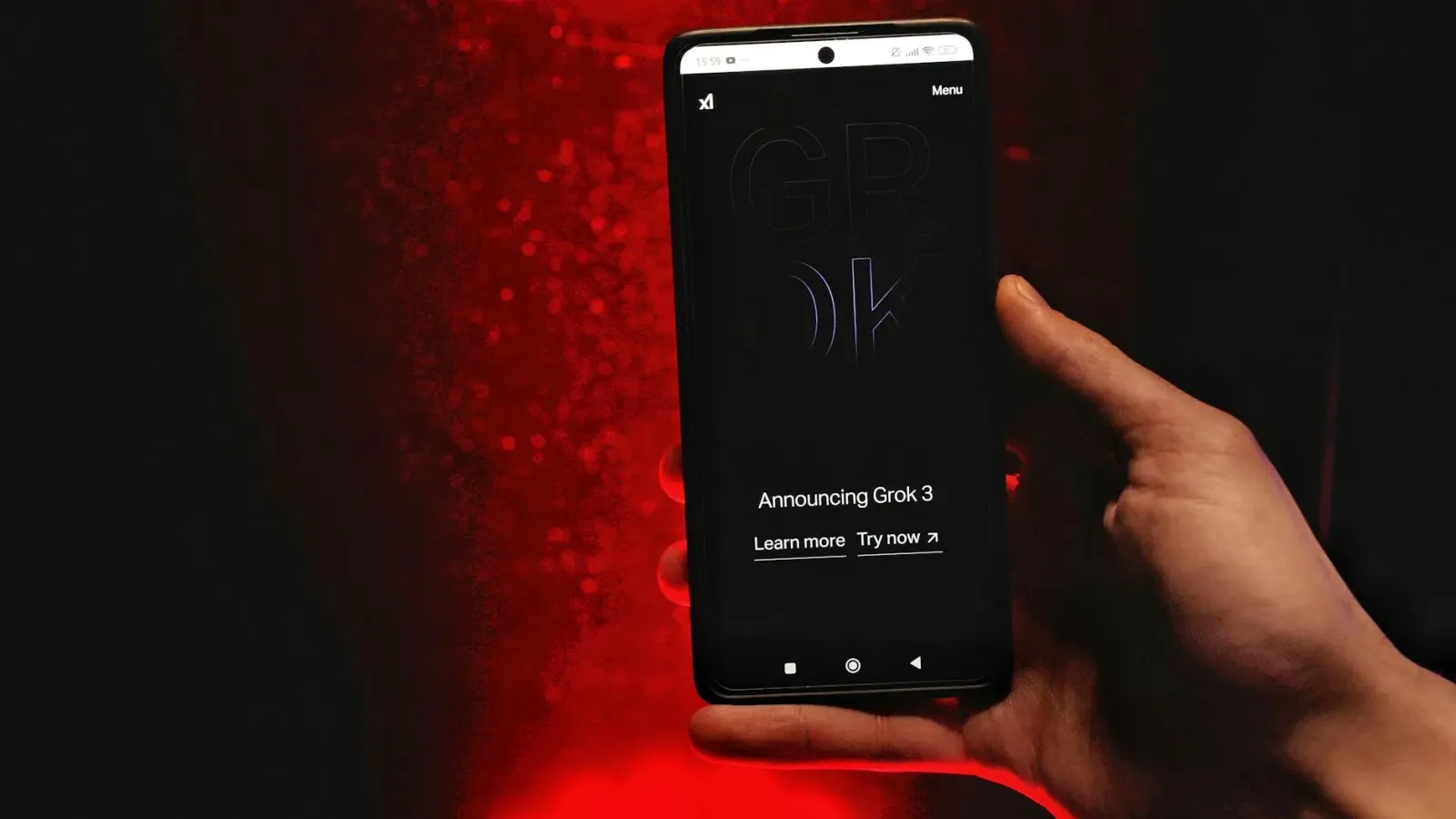 Palco husi eventu Google I/O 2026 ho letra boot Google no Android, ho AI nia konseitu futurístiku iha fundu.