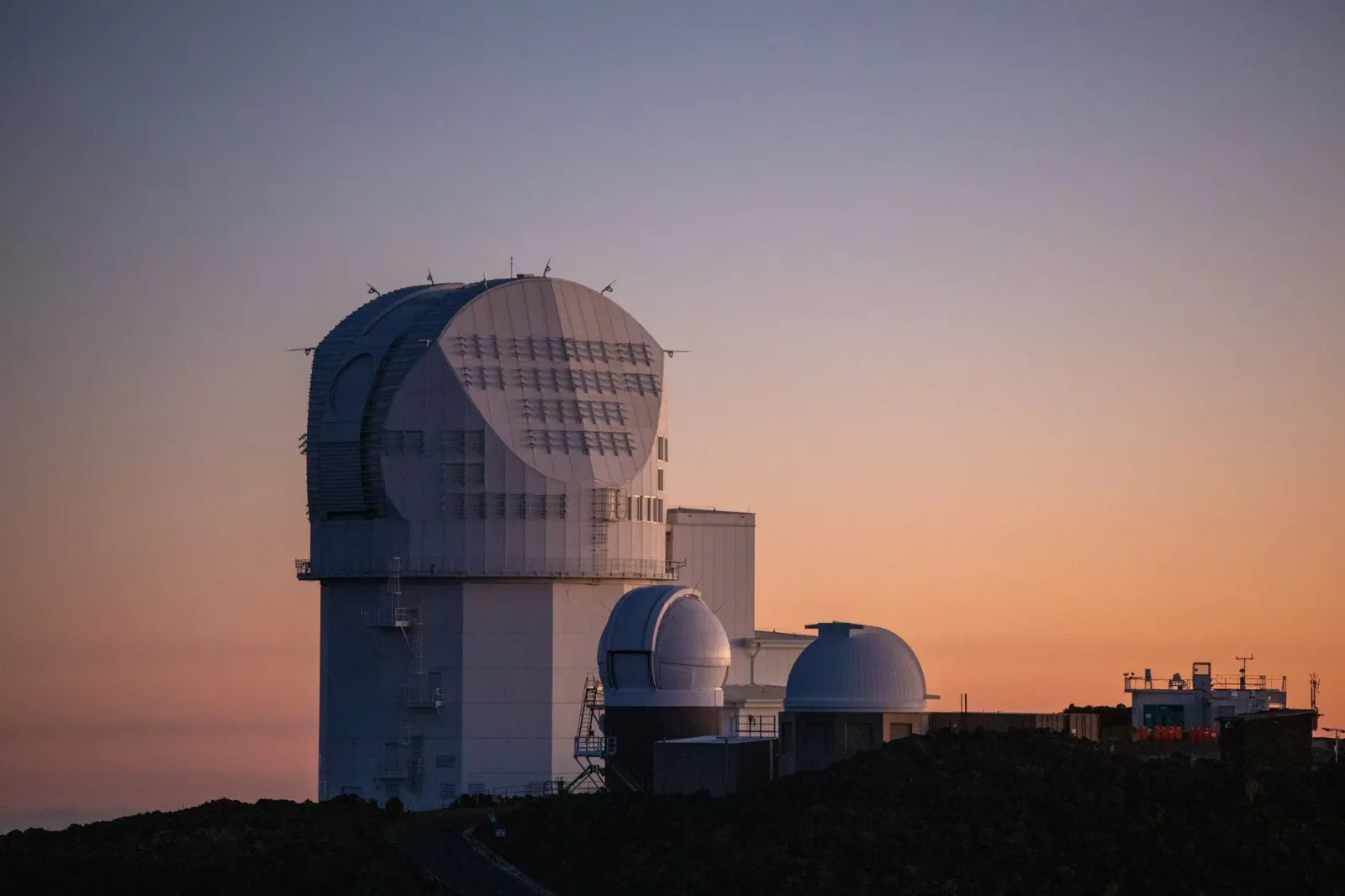 Imajen husi teleskópiu iha Observatóriu Solar Kodaikanal, ne'ebé uza ona durante sékulu atu rekolla dadus kona-ba atividade l