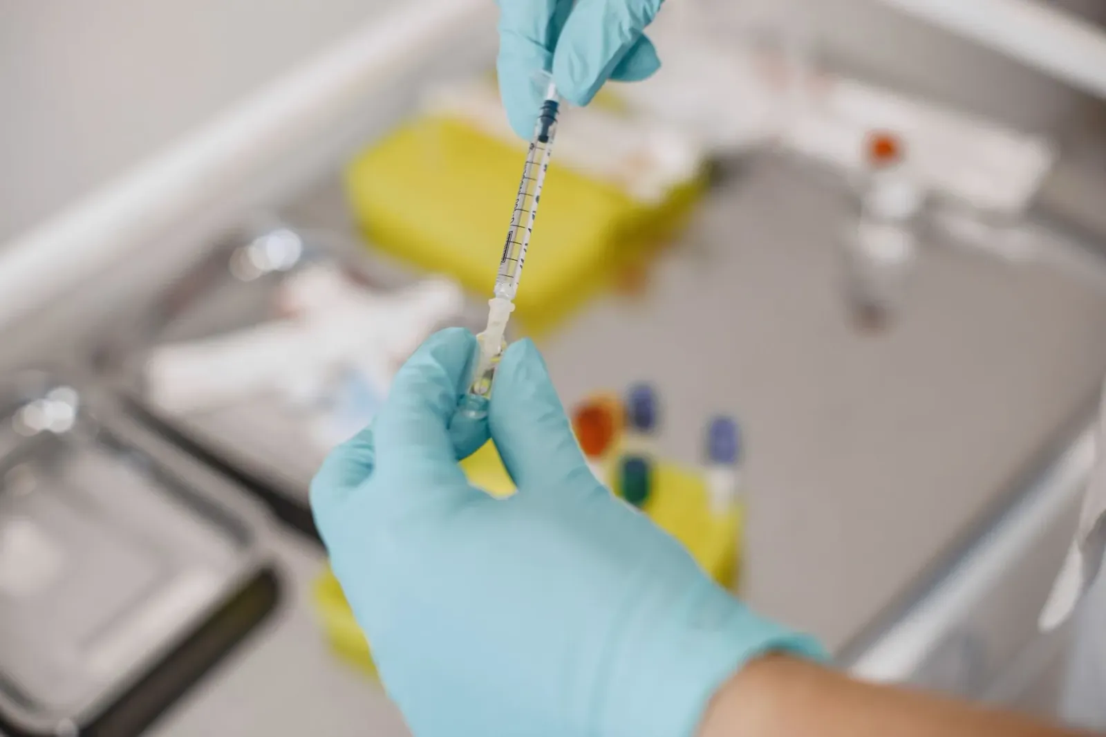 Injusaun medikamentu reversu idade ba humanu iha laboratóriu — siénsia longevidade no teknolojia reprogramasaun selulár