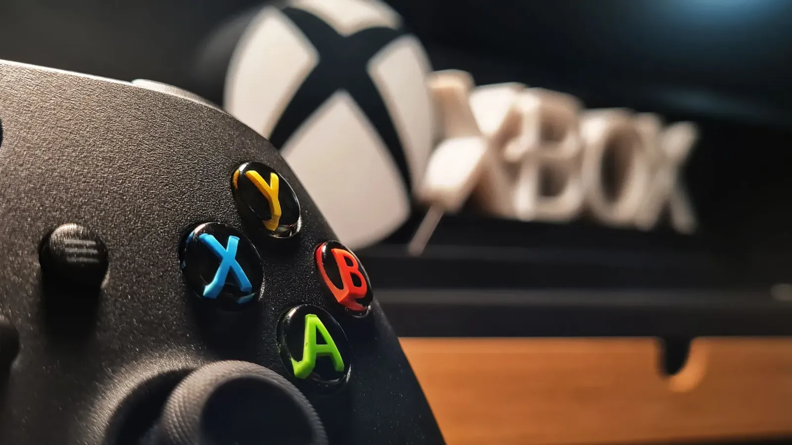 Imajen hodi hatudu palco Summer Game Fest 2026 ho logotipu Microsoft Build no WWDC Apple iha fundu, no ema multimédia servisu