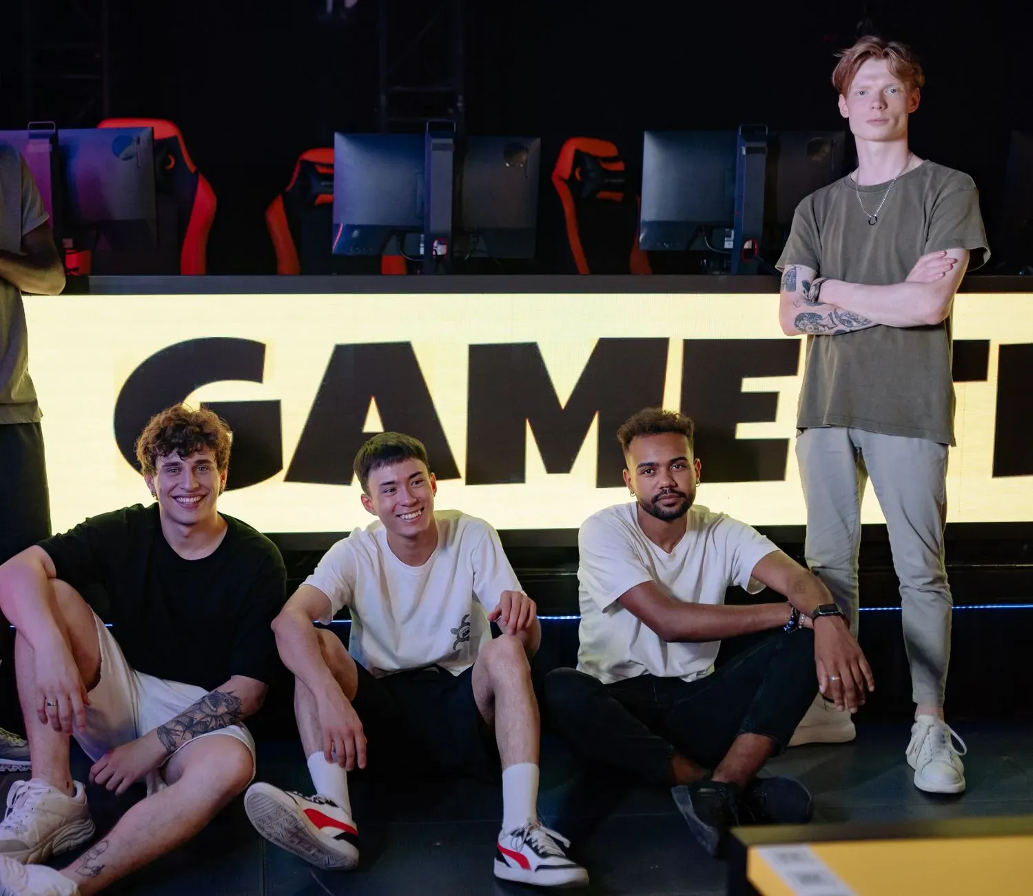 Ema barak tuur iha eventu Summer Game Fest 2026, ho pijina boot hatudu jogu foun, iha ambiente animadu no luak.