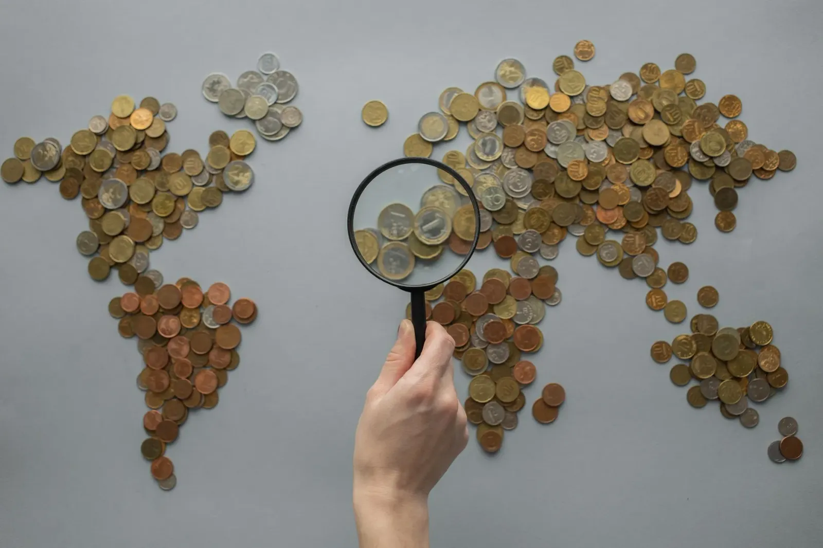 Mapa mundu ho sinal ekonómiku no sosial ne'ebé hanesan relasaun entre financeiru no moris