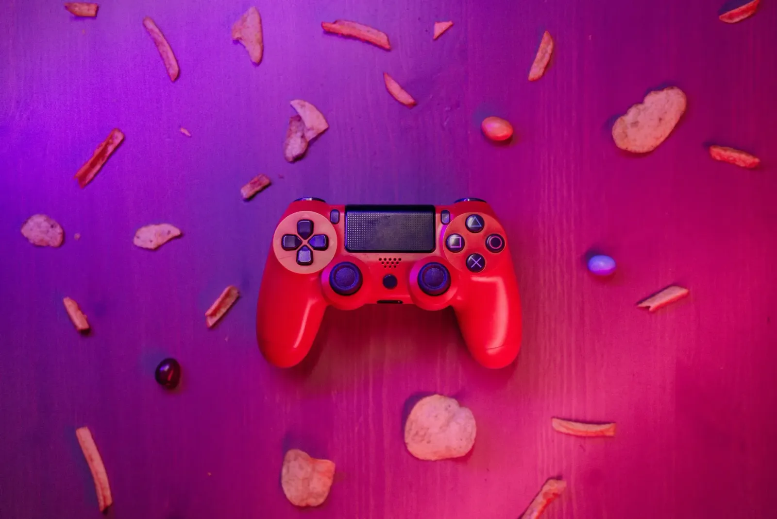 Imajen hanesan PlayStation kontroldor no kopia comida iha festival iha hanesan, korek Tetun