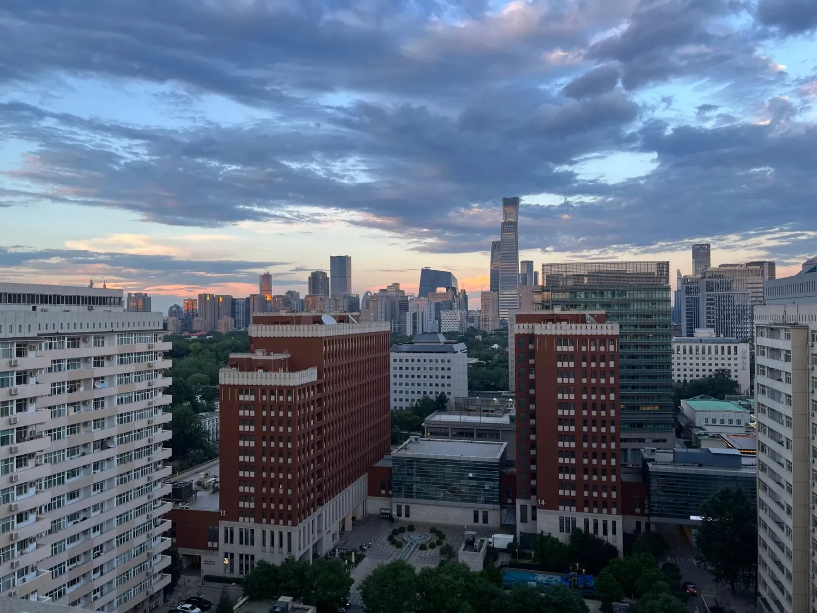 Imajen kona-ba Simpósiu Ekonomia CKGSB iha Beijing, ne'ebé reúne líder negósiu sira atu diskute kona-ba futuru ekonomia globa