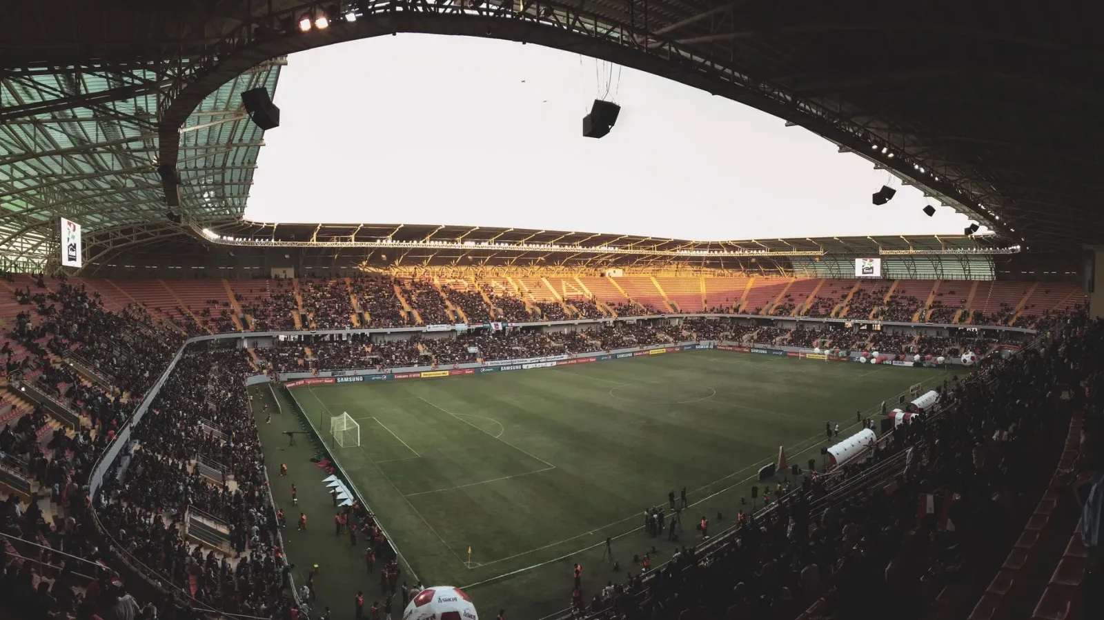 Imajen husi partida futebol Fransa kontra Iraque iha Mundial 2026, iha estadio Philadelphia, ho jogador sira heta hela.