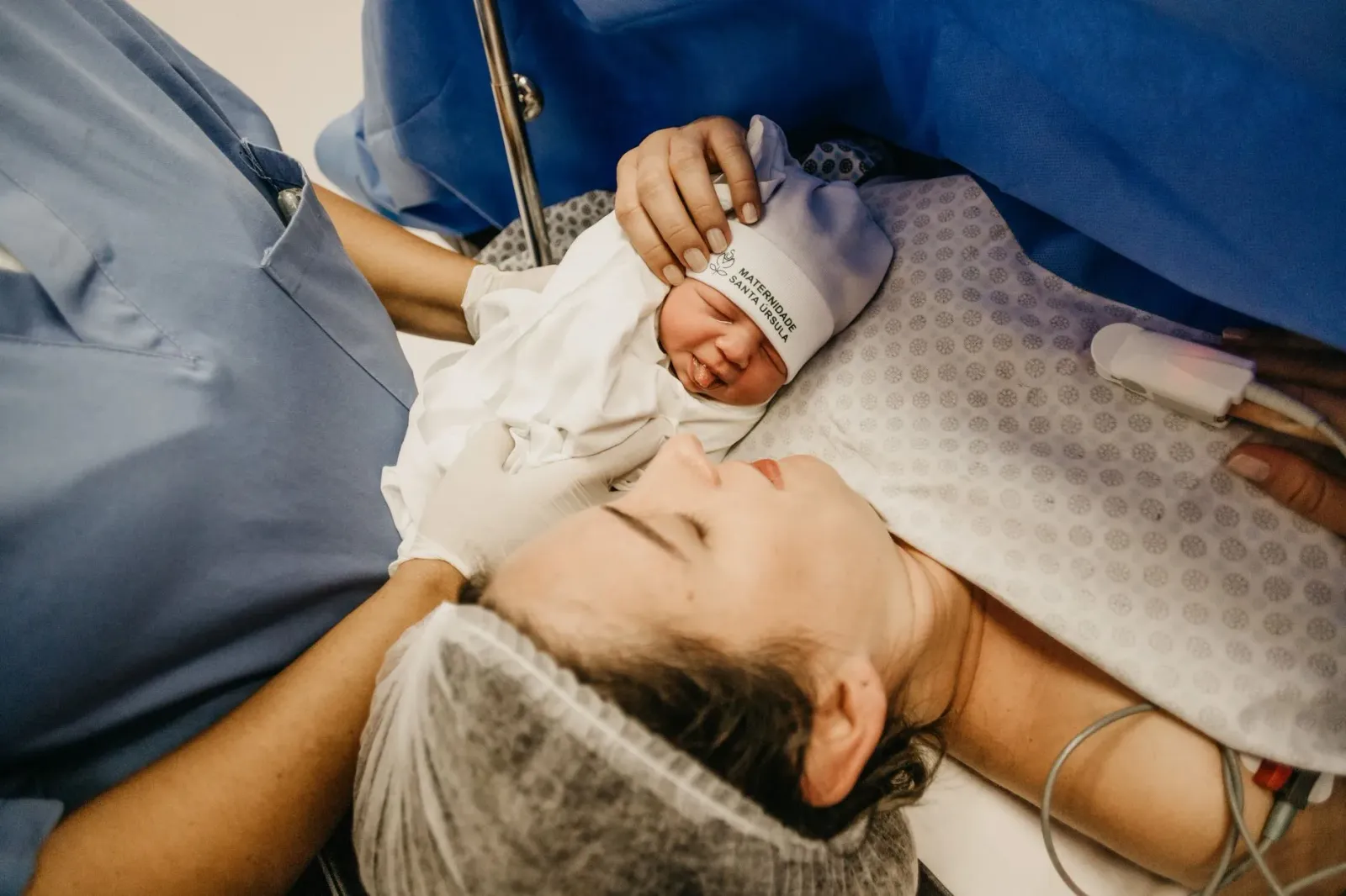 Imajen edifisiu hospital iha UK ne'ebé iha eskandalu mortalidade bebe no inan, hatudu problema iha sistema saude