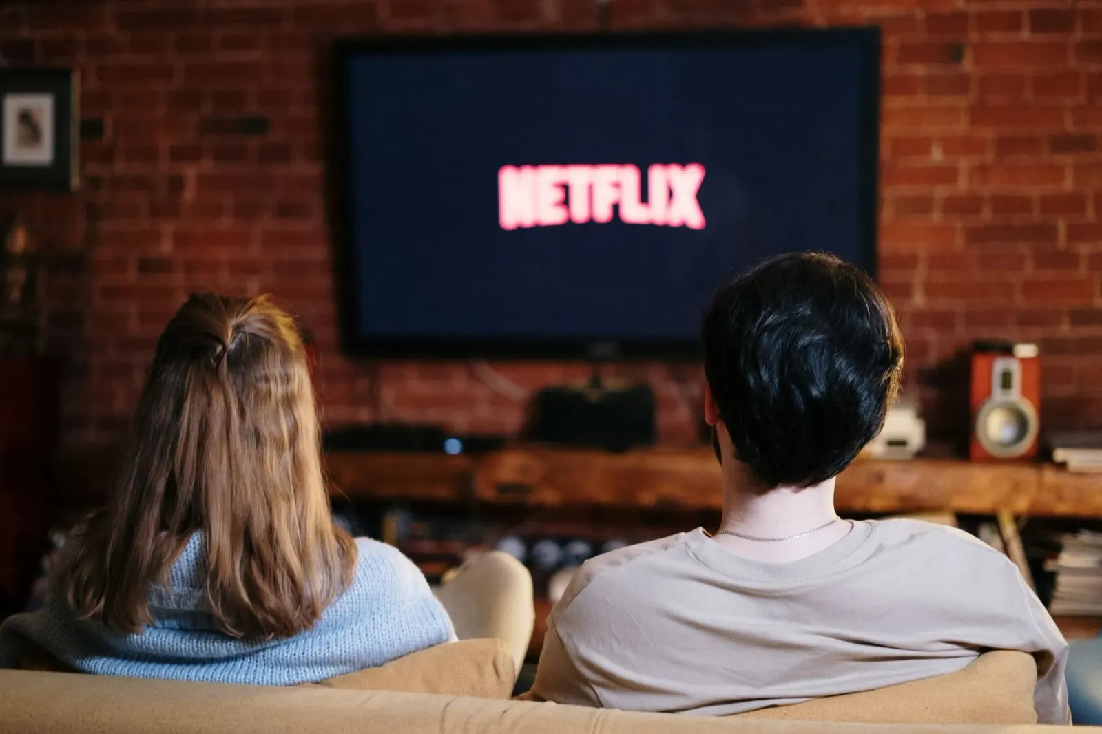 Adaptasaun live-action Avatar temporada 2 iha Netflix hatudu Aang no nia belun sira buka Earth King