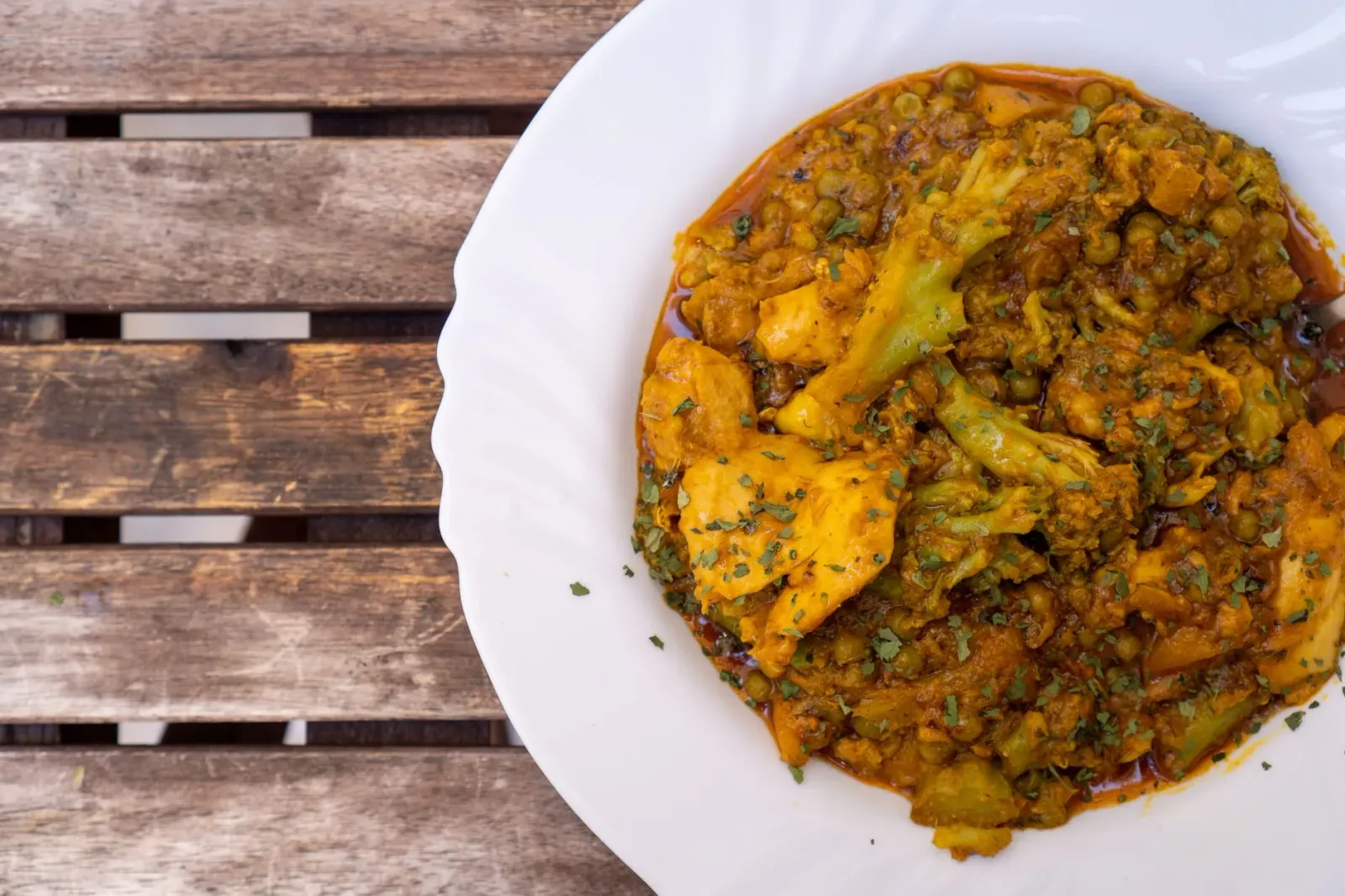 Mangkok ida ne'ebé iha soya chunk, paneer, brokoli, no sweet corn, hanesan dieta proteína aas ba saúde kardiovaskulár.