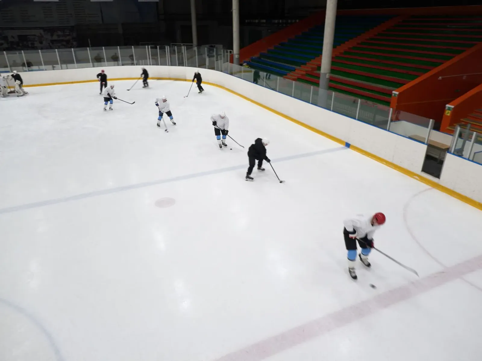 Imajen konseitu kona-ba formatu foun NHL All-Star Weekend iha tinan 2027, ho jogadór sira joga 3-on-3 ho bazeia ba nasaun