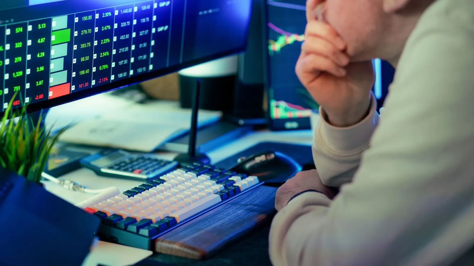 Investidor ida haree ba mapa mundu ho gráfiku asaun no metal reciclagem, hatudu ligasaun entre IPO, sesan krudu no risku geop