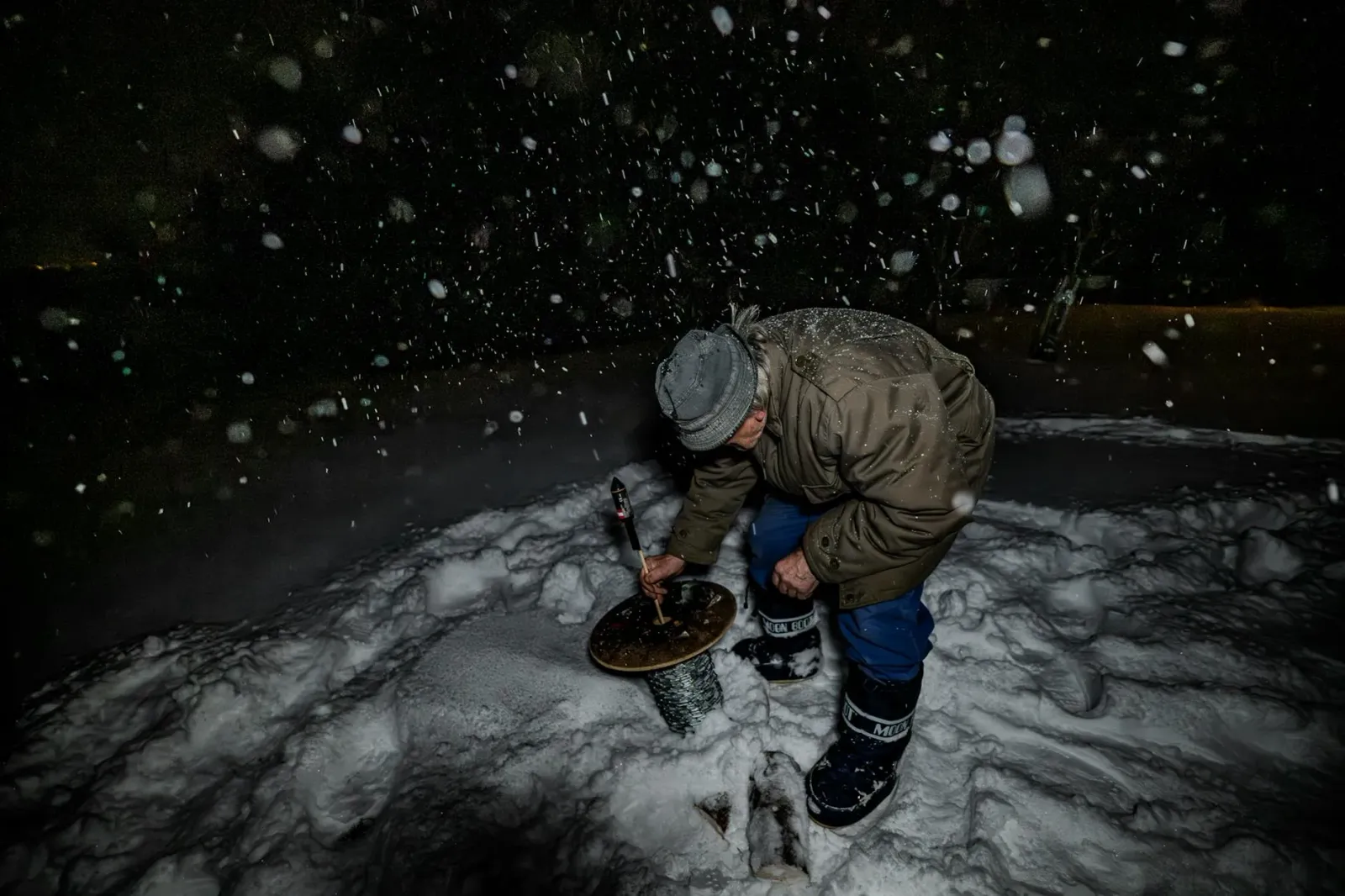 Imajen detalla kona-ba Iceman no fermentu ne'ebé iha 5300 an nia historia, ho luz natural iha laboratóriu siénsia.