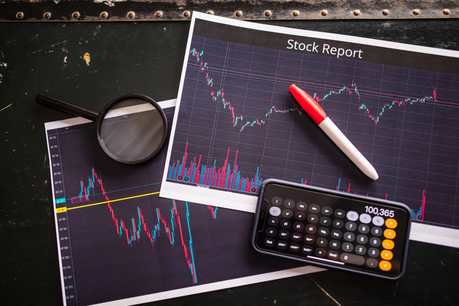 Grafiku boot ida hatudu mudansa iha Wall Street, ho sinal krítiku kona-ba risku volatilidade no investidor sira otimista