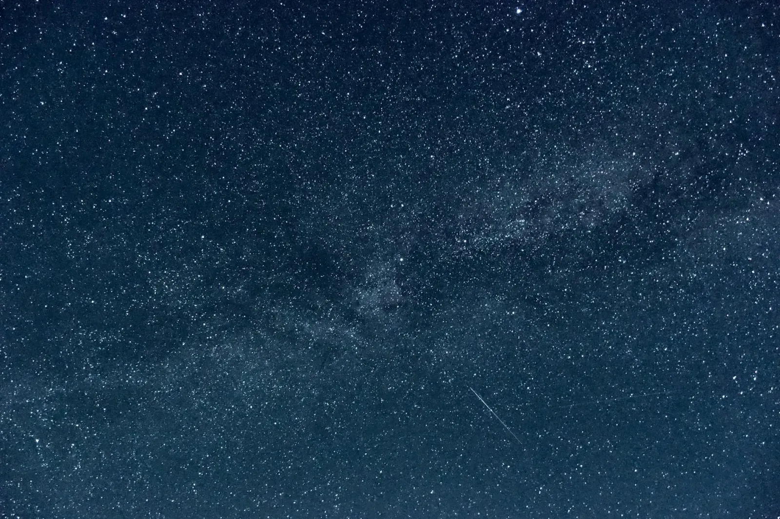 Imajen satélite hatudu meteór ida explodiu iha tasi besik Boston, ho luz boot no asu natoon