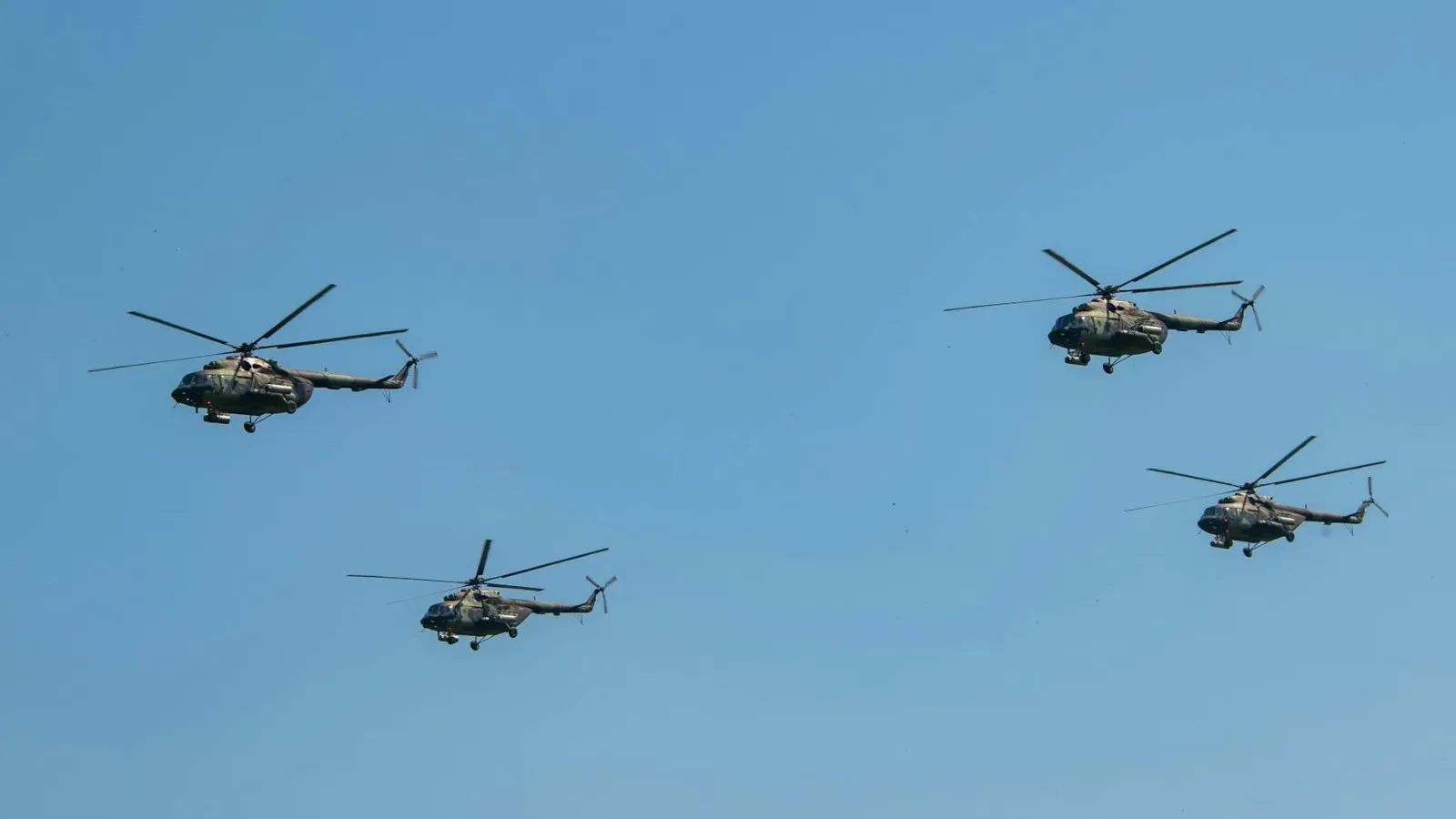 Sirene alerta aéreu sona iha Bahrain, ho aviaun militar iha lalehan, hanesan simbolu tensaun militar entre EUA no Irão, iha t