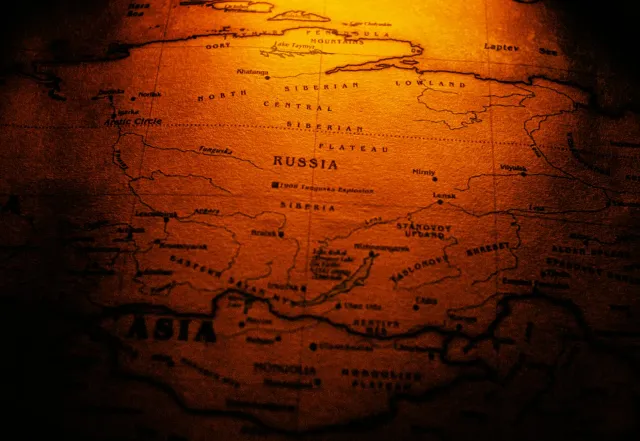 Mundu hanesan mapa digital ne'ebé mostra relasaun entre nasaun sira iha momentu ne'e no tensaun polítika