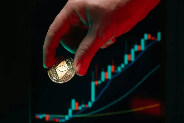 Gráfiku husi merkadu akisa ho figura mineração, teknolojia no raquete tenis hanesan ilustrasaun ba diversifikasaun investimen