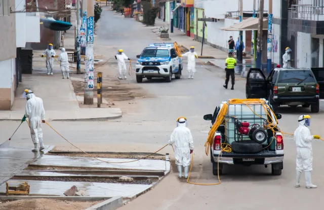 Mapa Kongo nian hatudu fatín sira-ne'ebé iha kazu Ebola ne'ebé konfirmadu, ho markador sira ne'ebé hatudu 'blind spots' iha m