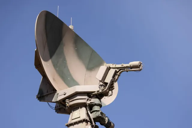 Imajen satélite Starlink ne'ebé iha teknolojia interligadu no risku ba seguransa nasionál tanba dadus la'ó liu husi fronteira