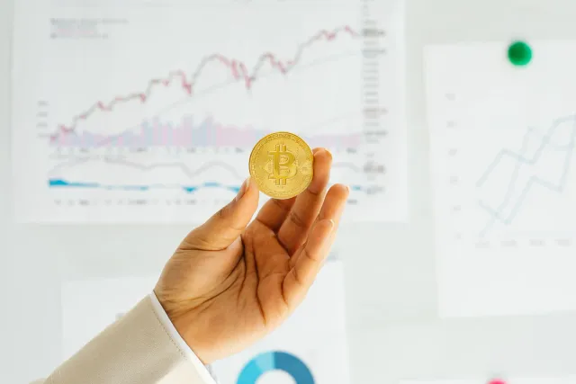 Ilustrasaun kona-ba investimentu iha ema no teknolojia ba futuru negósiu, ho gráfiku no figura umanu.