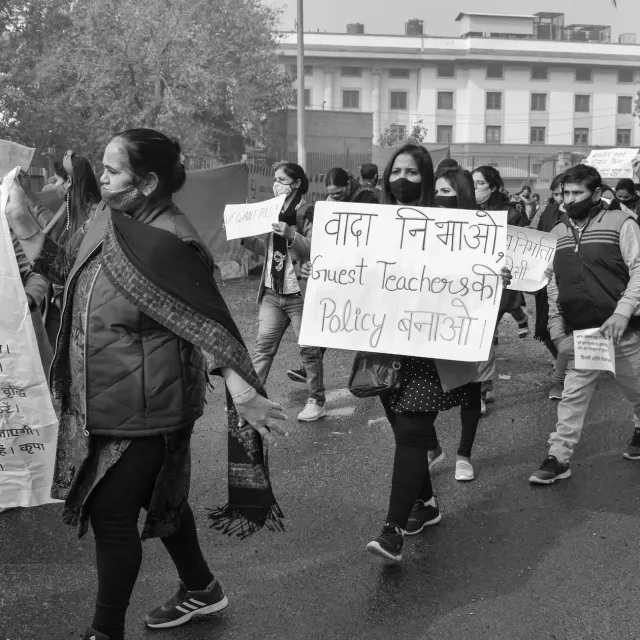Imajen estudante nian iha protestu no ema feto nian iha Kolkata