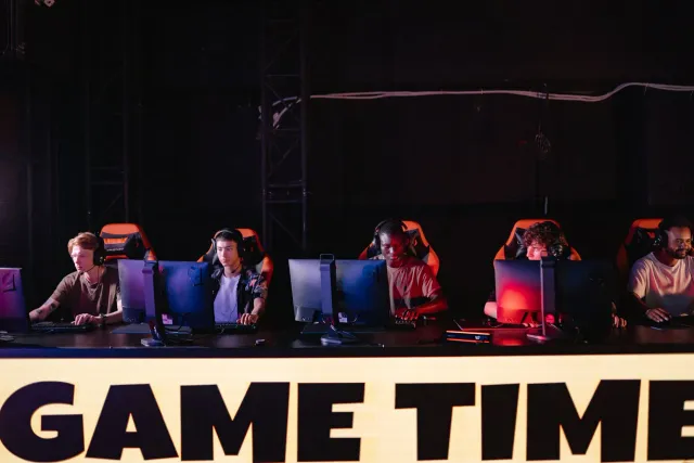 Summer Game Fest 2026 iha palcu ho tela boot hatudu trailer jogu foun, ho ema barak iha auditoriu