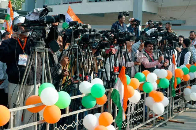 Foto di'ak kona-ba ator Bollywood no notísia iha tetun, haree oinsá sira halo konferensia presu iha mundu sinema