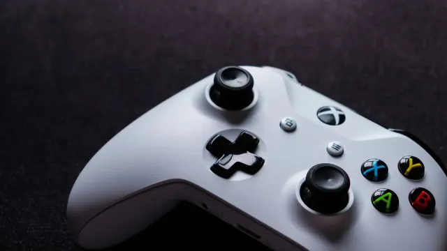 Imajen ilustrasaun kona-ba mudansa boot iha mundu entretenimentu: Deepika Padukone, Xbox Call of Duty, no ekrã portátil KTC M