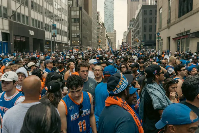 Hanesan oinsá fã desportu iha parade Knicks, mos iha mundu desportu agora