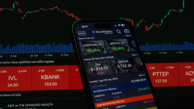 Imajen oinsá dinan merkadu no teknolojia hanesan AI, governu no investimentu iha laran, iha kontekstu finansa ho hanesan graf