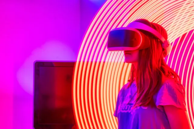 Imajen teknologia futurista ho gaming no smartphone iha 2026, hanesan mudansa boot iha mundu dijitál