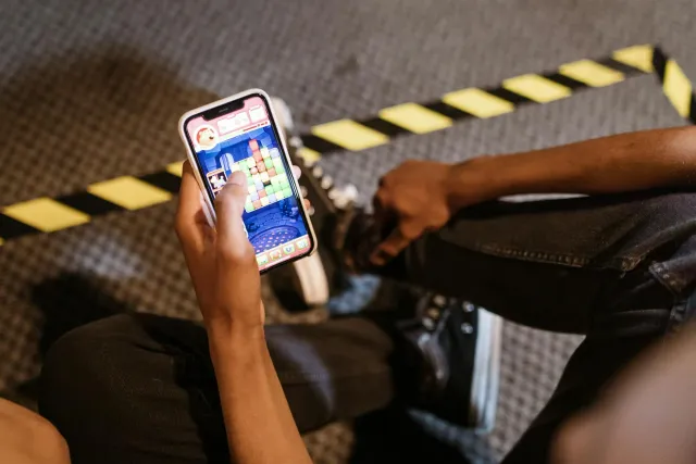 Imajen hatudu tela puzzle NYT Connections Sports Edition ho kategoria sira no dicas atu ajuda resolve